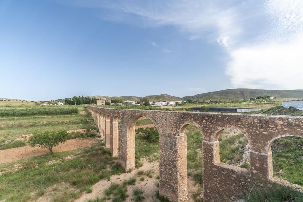 Villa De Fernan Perez Ніхар Екстер'єр фото